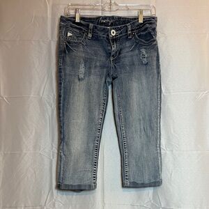 Y2K Amethyst Distressed Capri‎ Jeans | Size 7 Juniors